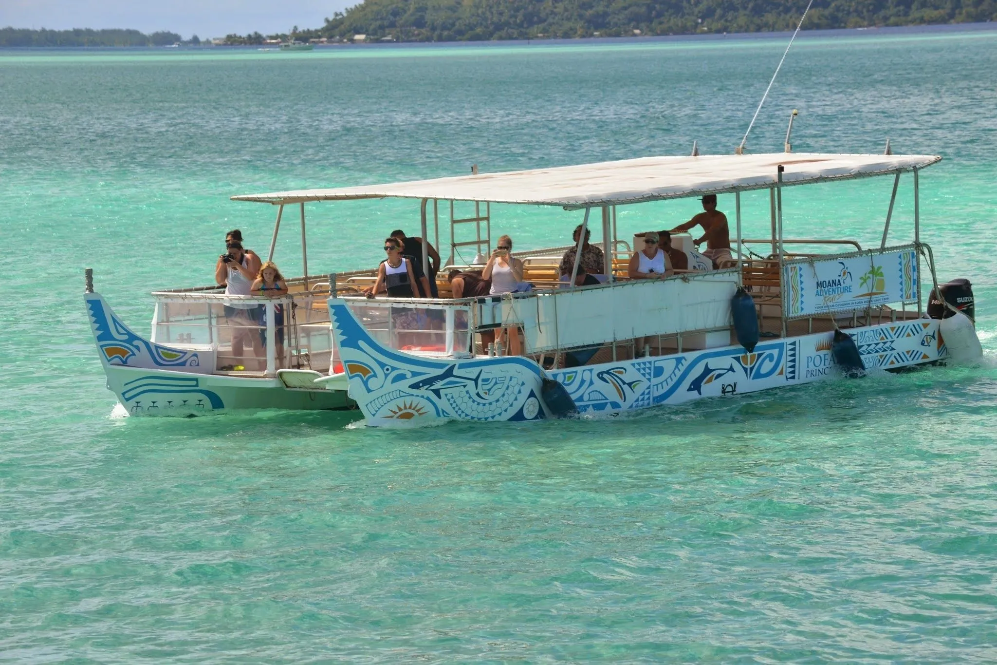 Rent a 11.95m Boat in Bora-Bora