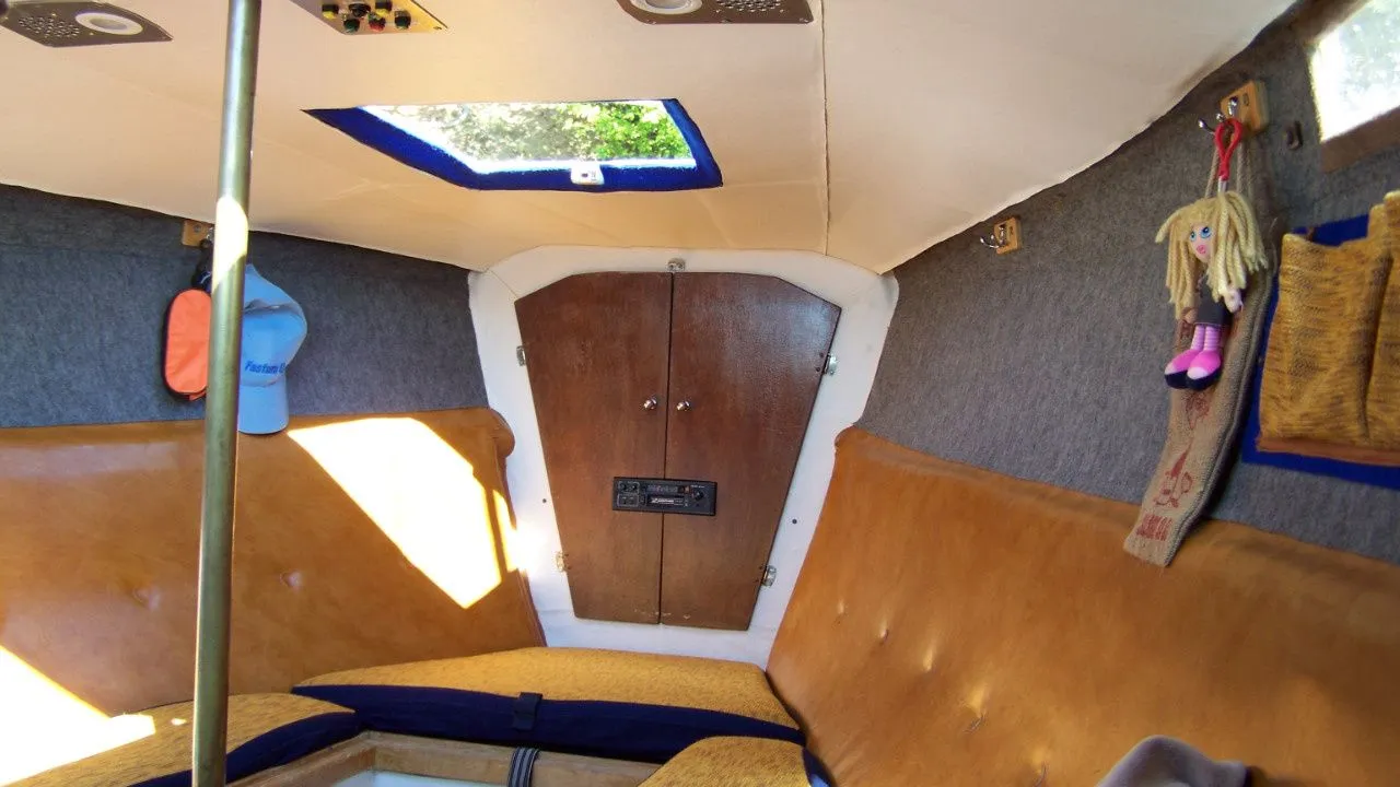 Rent a 5.9m Sailing Yacht in Trhovky