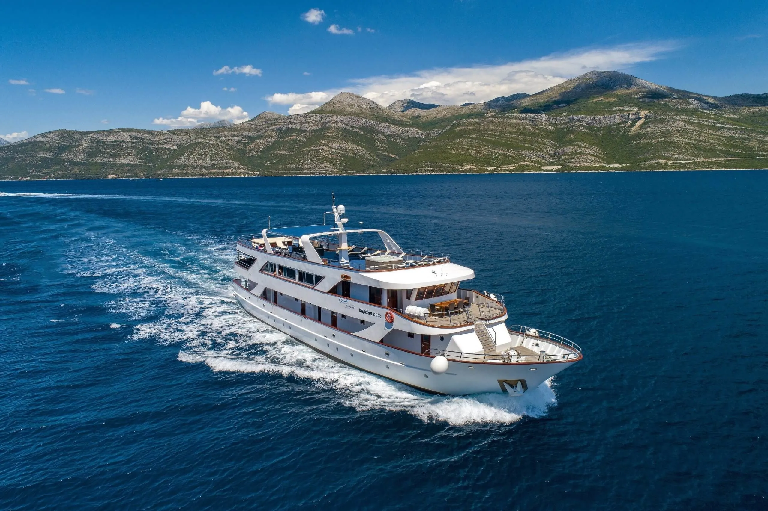 Kapetan Bota Charter Boat - 4