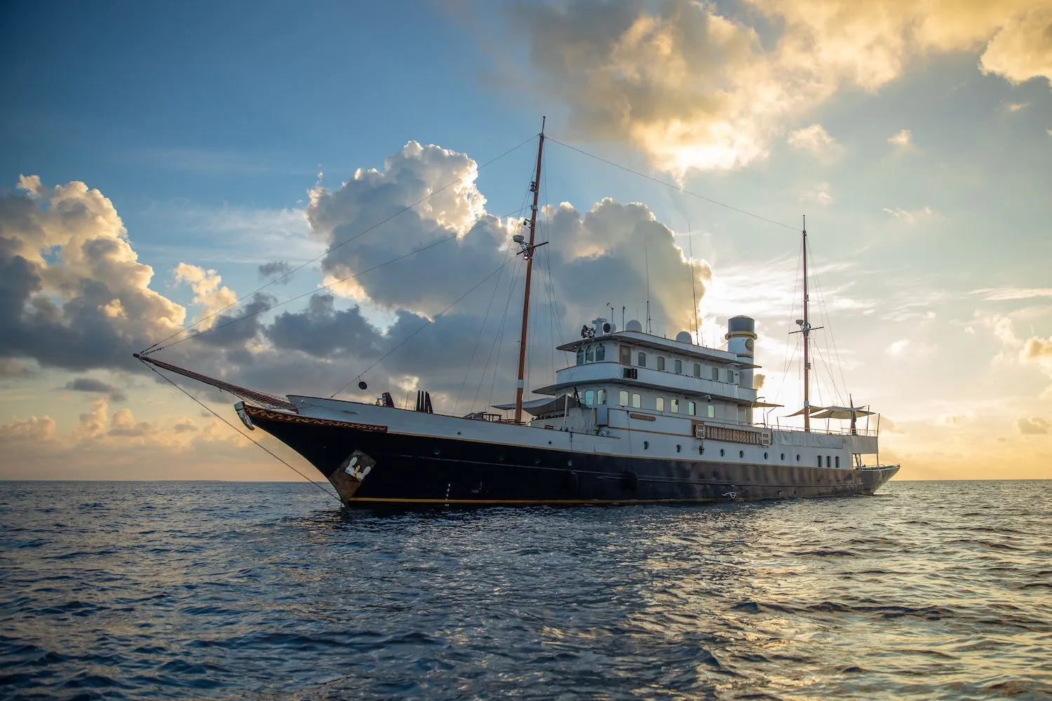 Kalizma Charter Boat