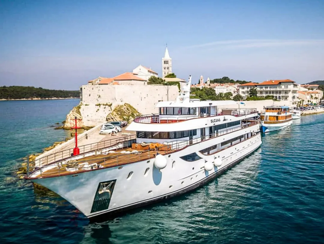 Suzana Charterboot - 4