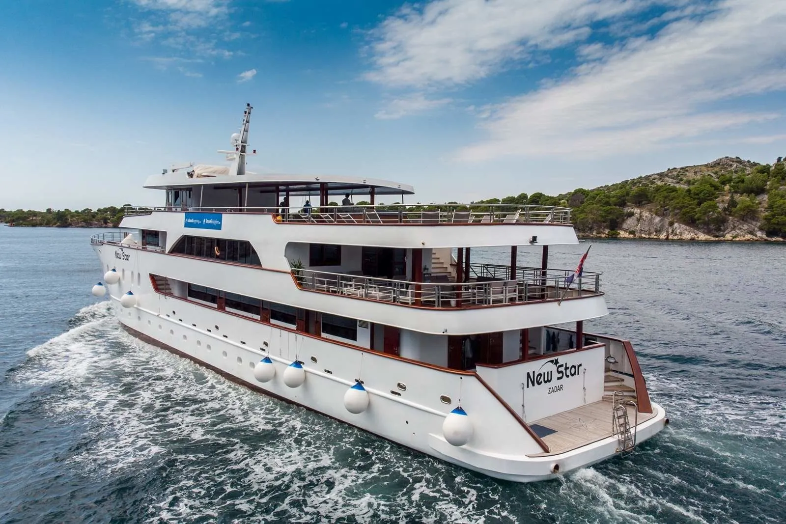 Charter a 45.8m Motor Yacht in Split