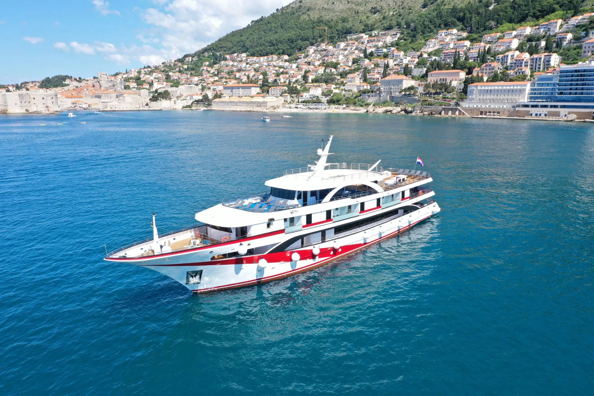 Antaris Charter Boat - 3