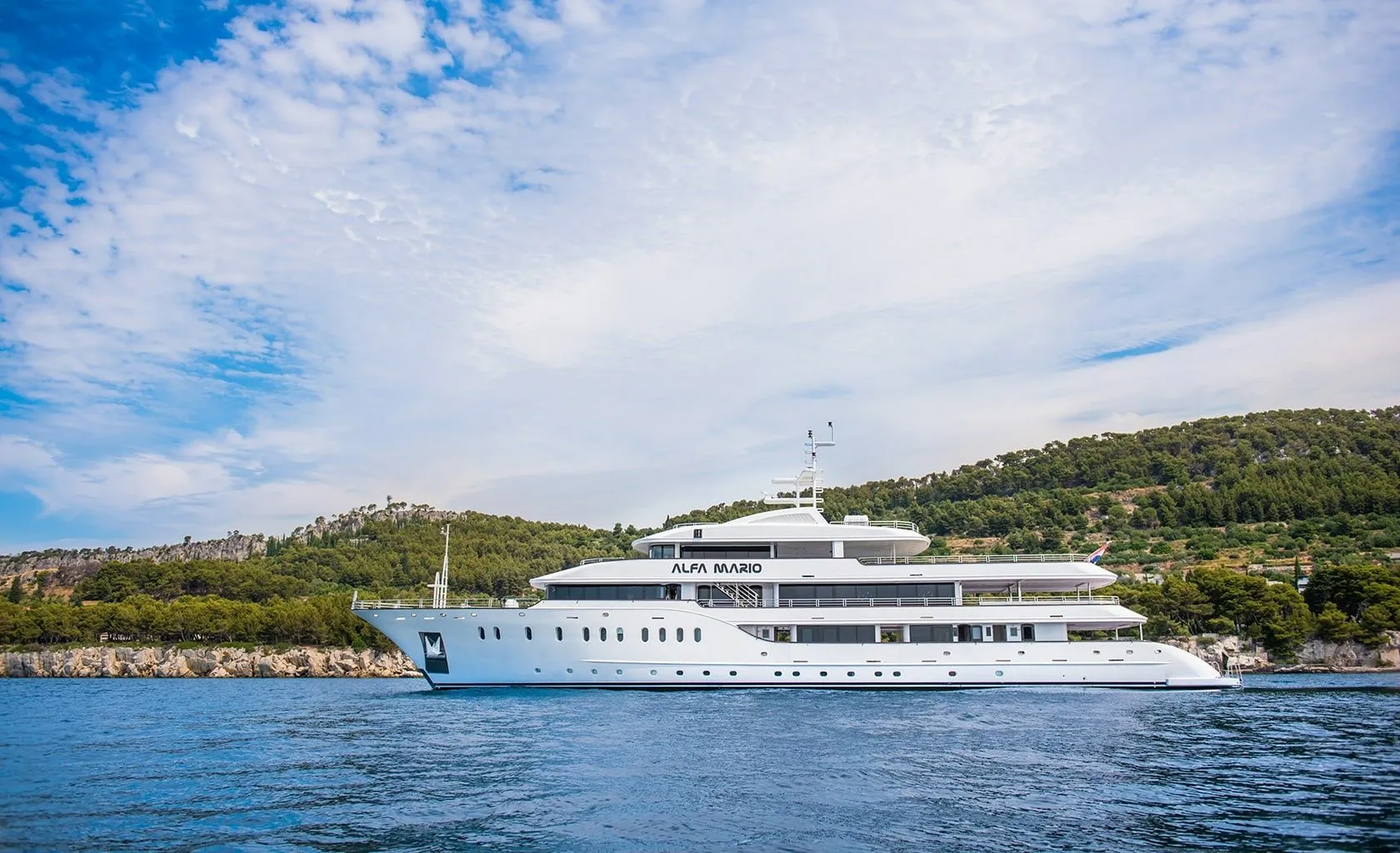 Boat - 52m Split Motor Yacht Hire