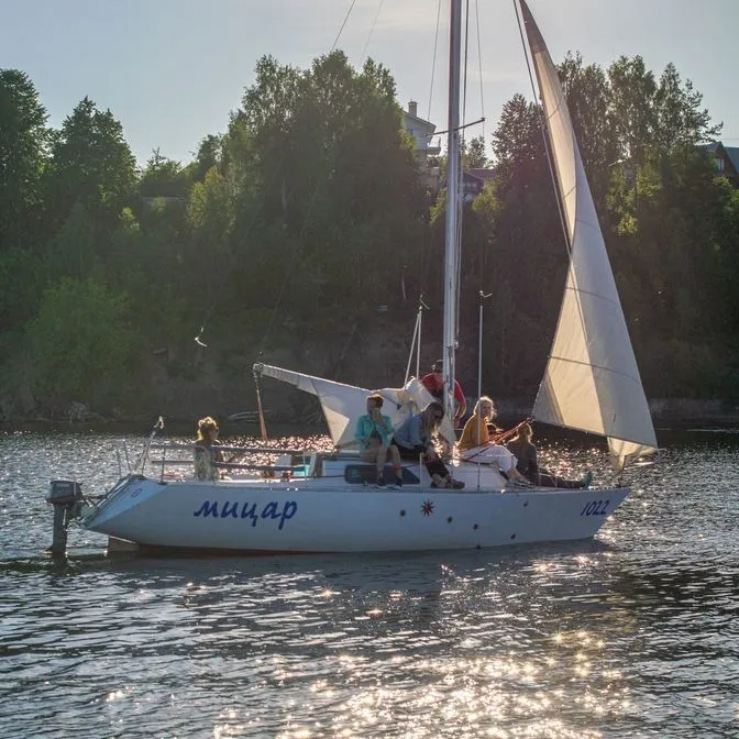 Charter a 6m Boat in Perm