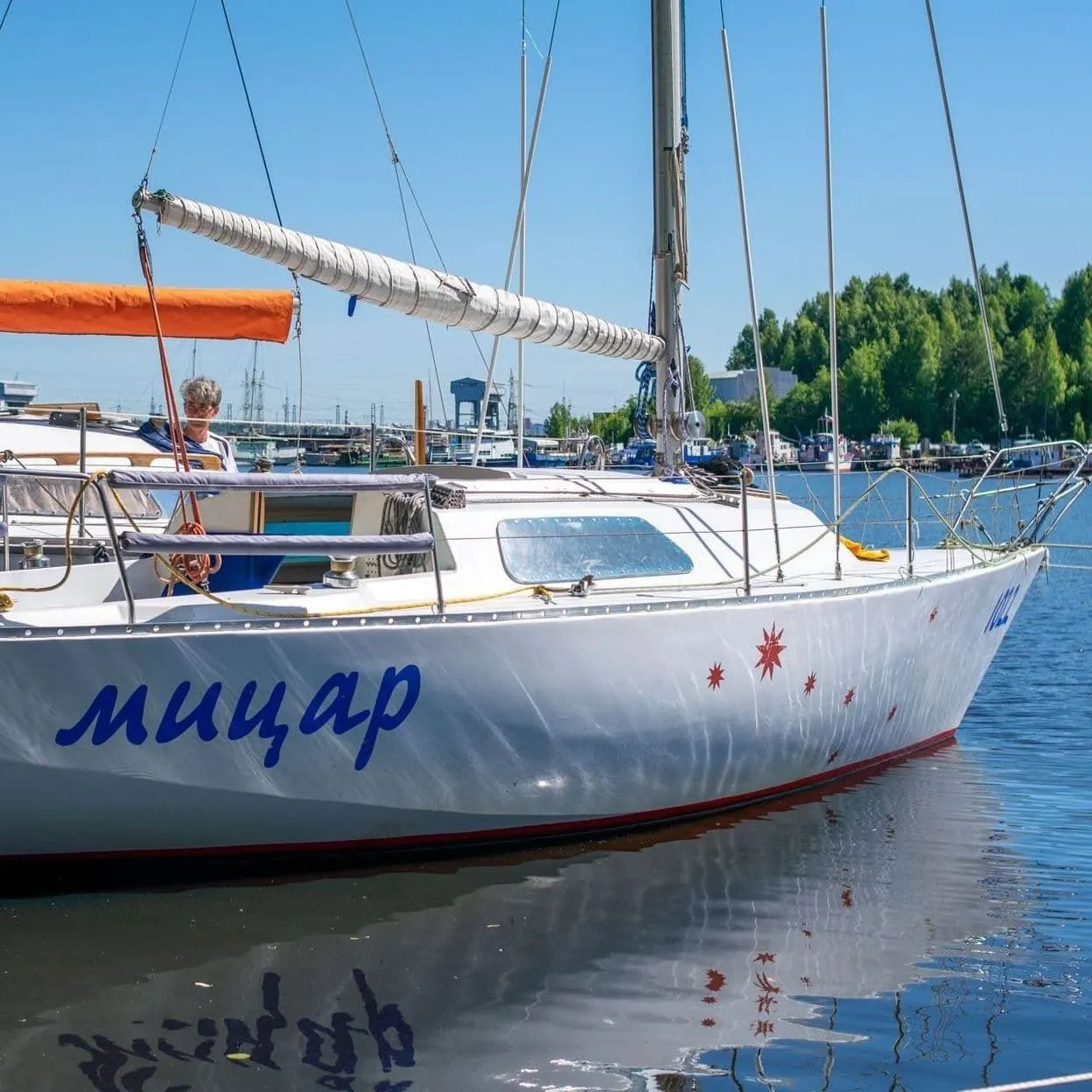 Charter a 6m Boat in Perm