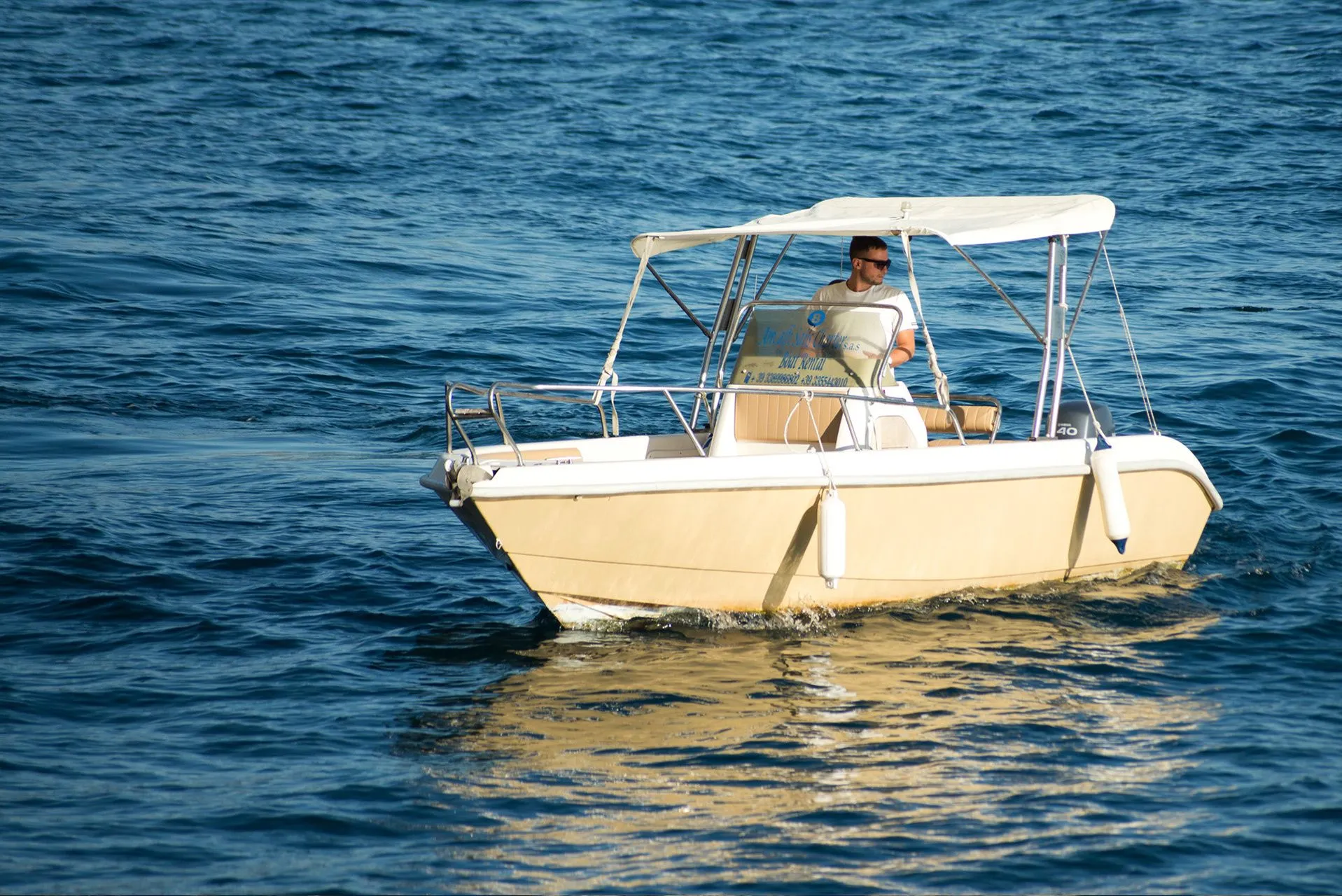 Rent a 6.2m Motor Boat in Amalfi