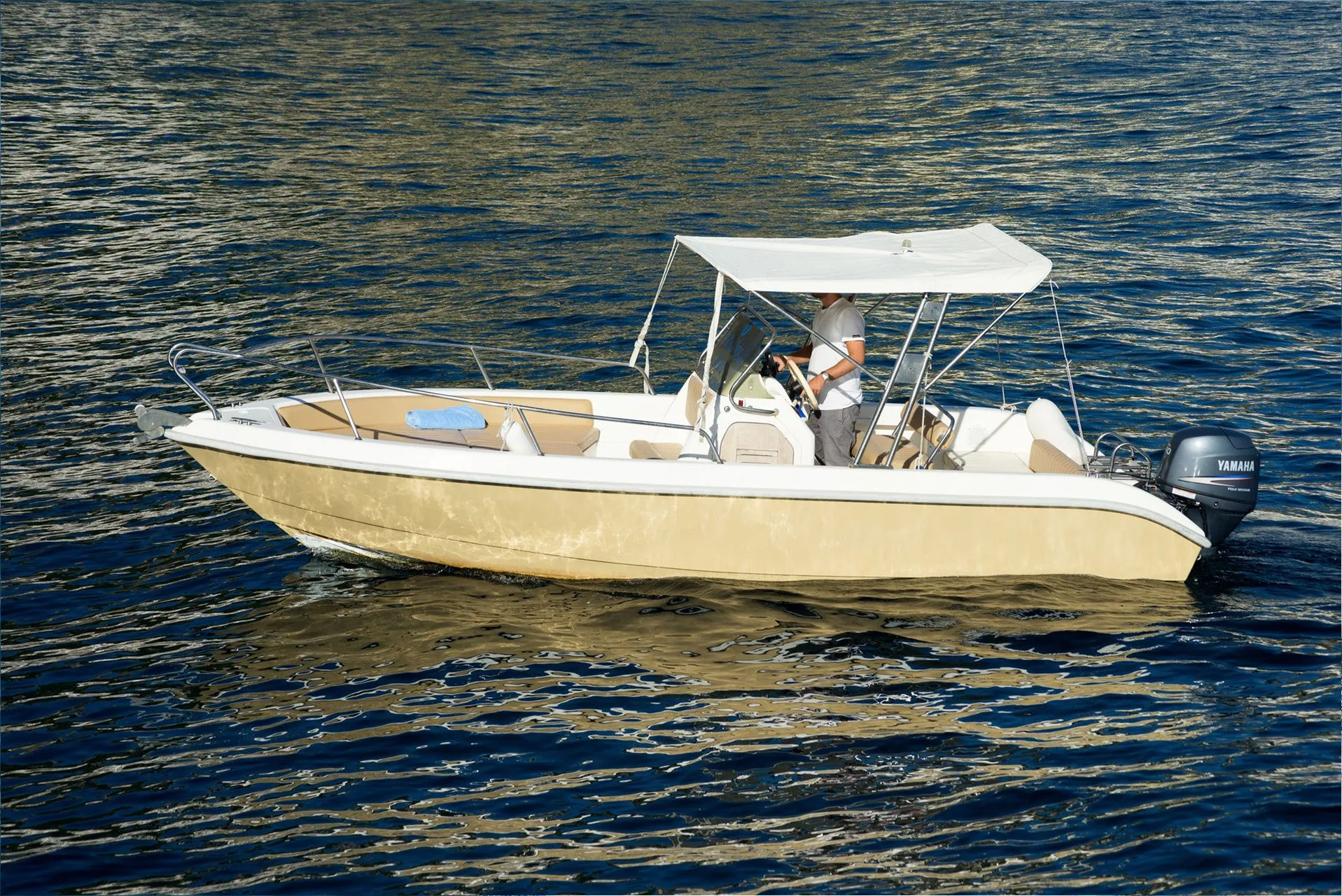 Rent a 6.2m Motor Boat in Amalfi