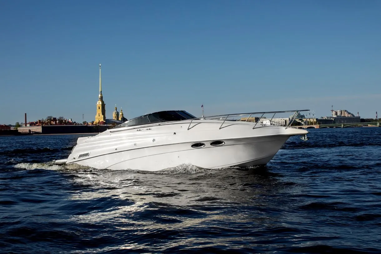 Explore Saint Petersburg on a 8.5m Rental Motor Boat