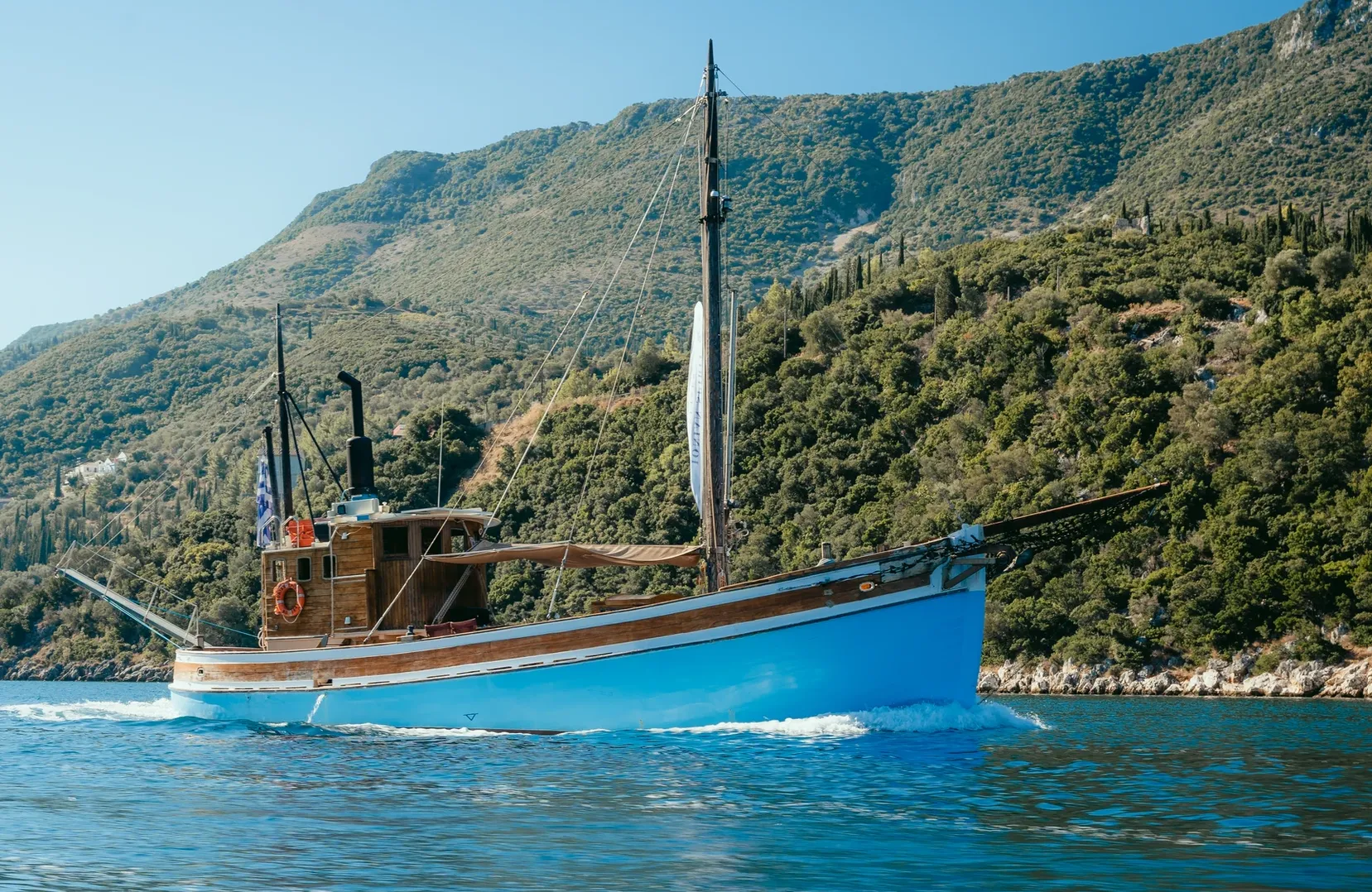 Rent a 16m Boat in Nydri