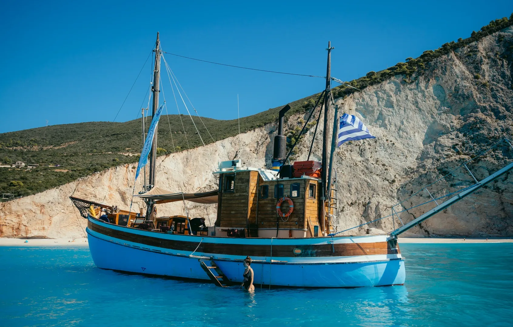 Rent a 16m Boat in Nydri