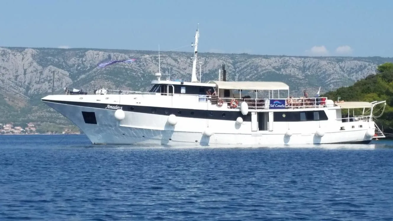 32m Makarska Boat Hire