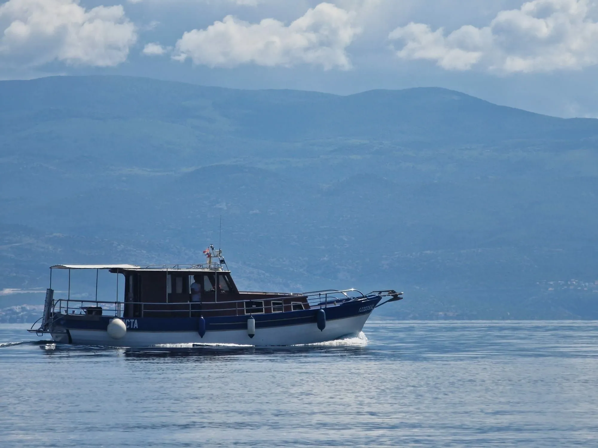 Charter a 12m Motor Yacht in Krk