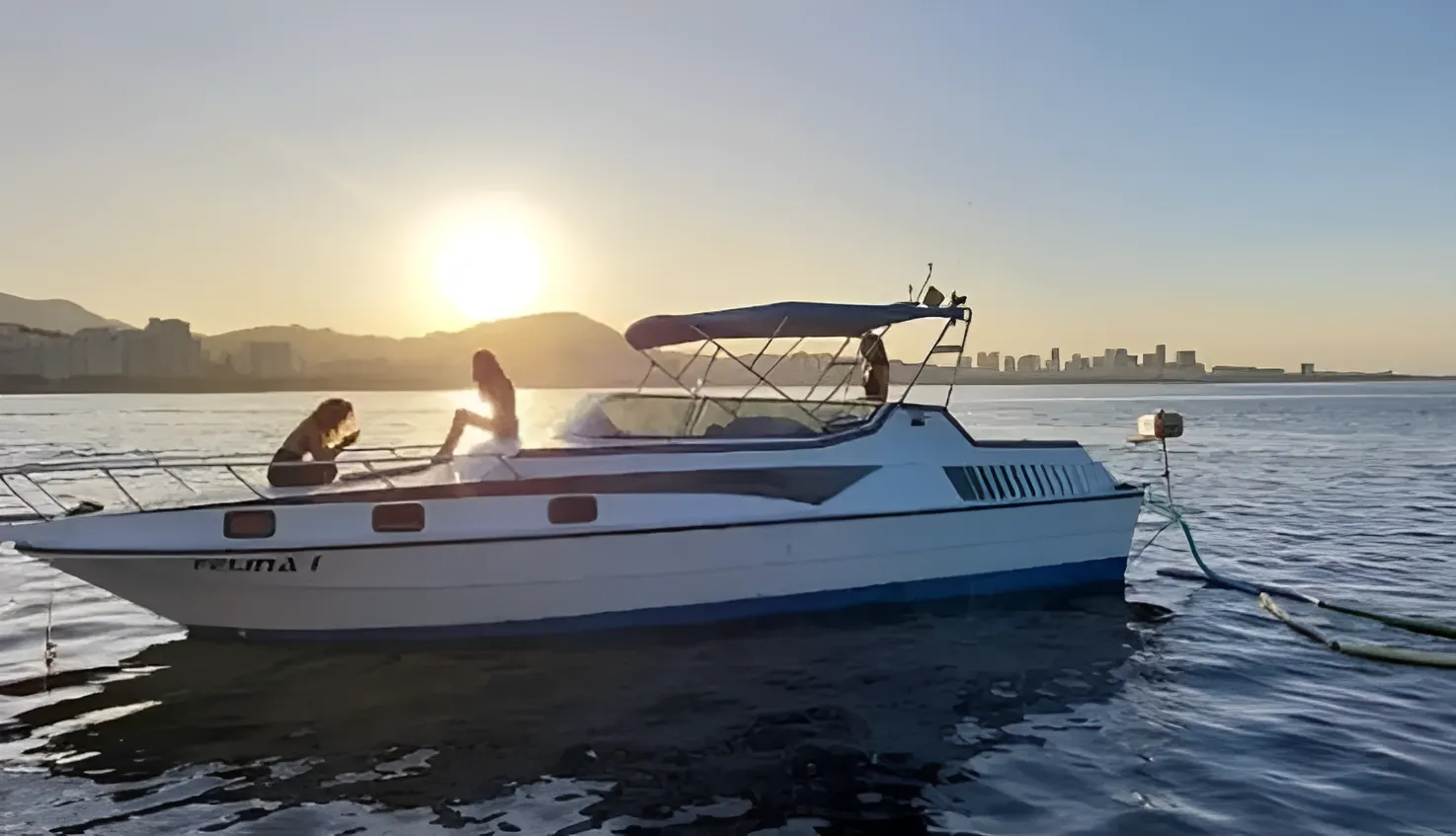 9.75m Rio de Janeiro Motor Yacht Hire