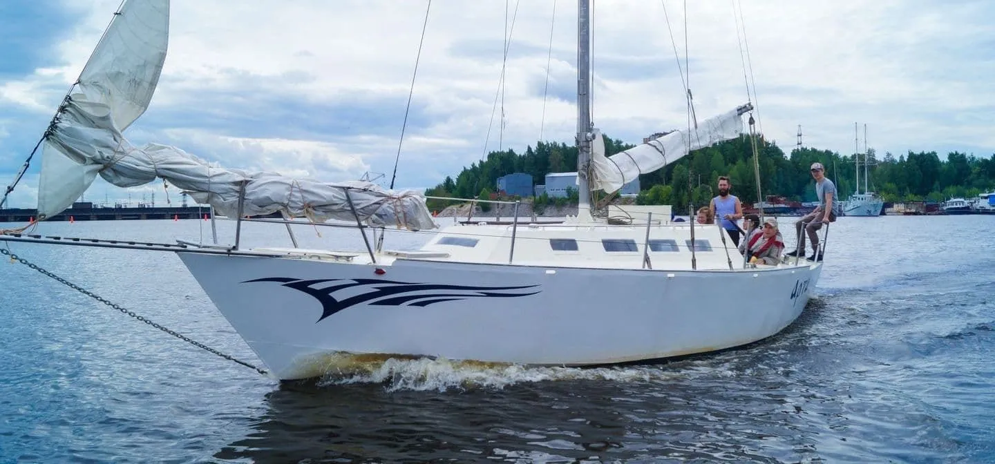 12m Perm Boat Hire