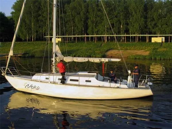 10.67m Povedniki Boat Hire