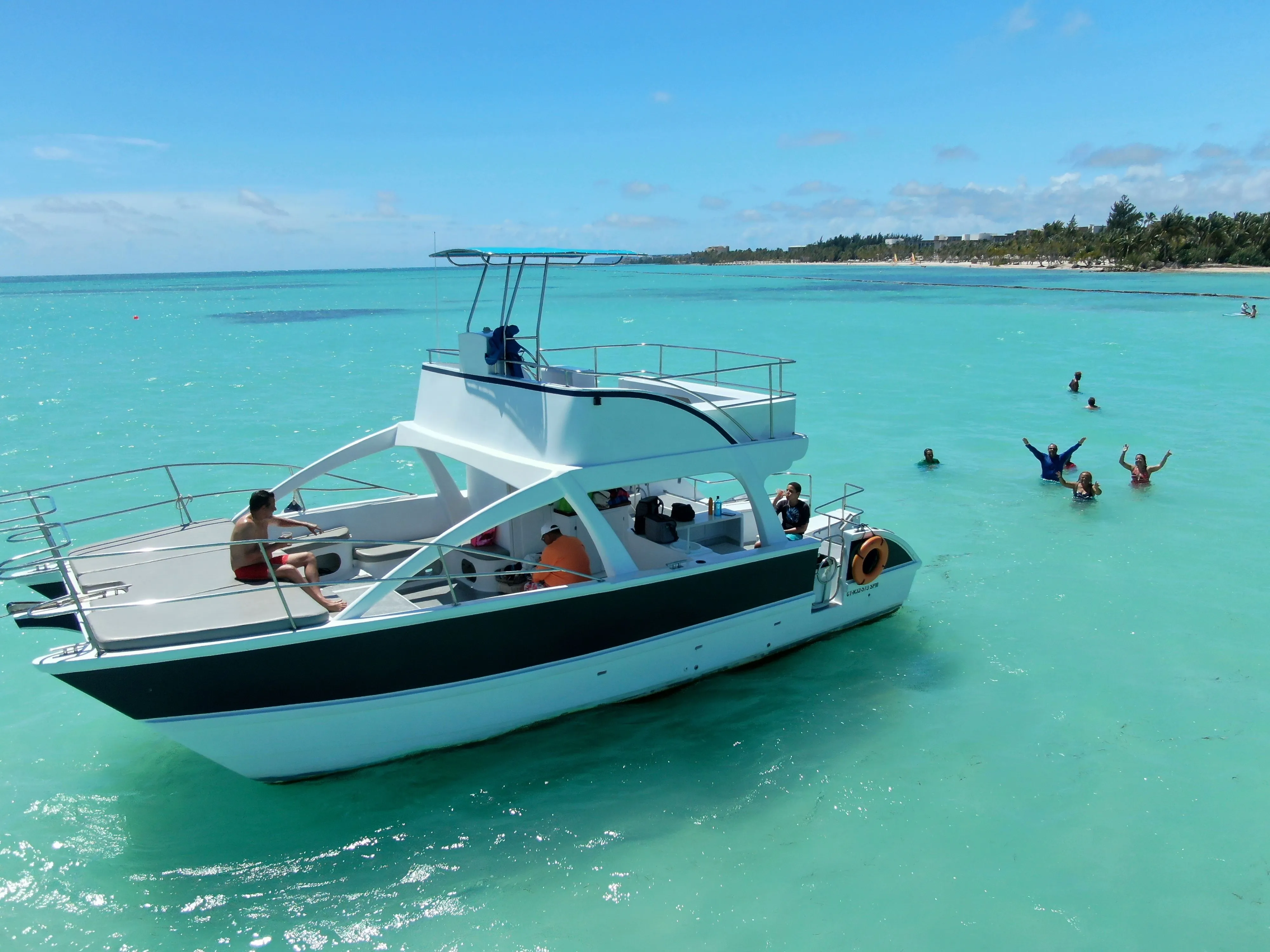 Explore Punta Cana on a 10.5m Rental Boat