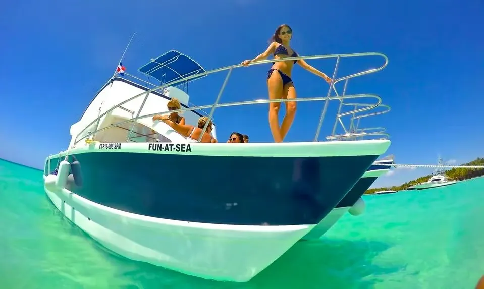 Rich and Famous Charter Boat