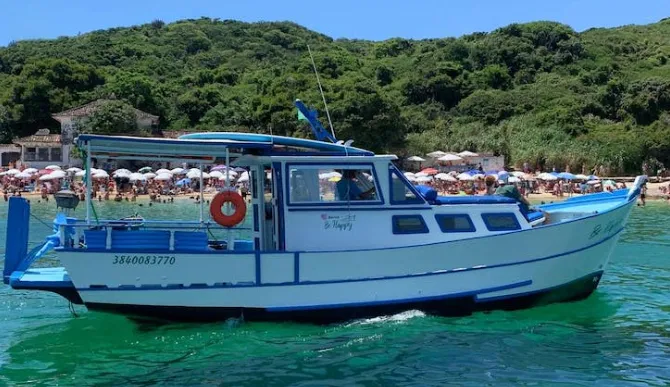 Explore Búzios on a 11.7m Rental Motor Yacht