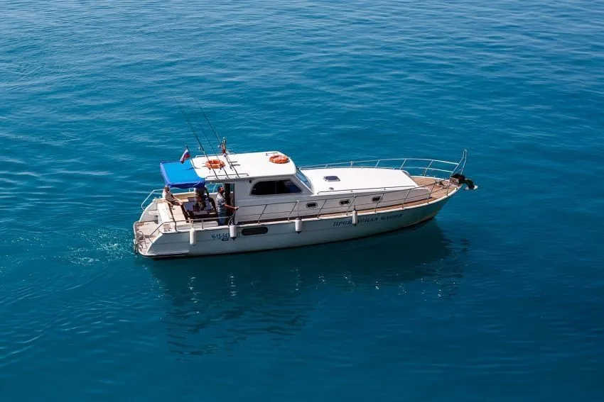 Prekrasnaya Elena Charter Boat