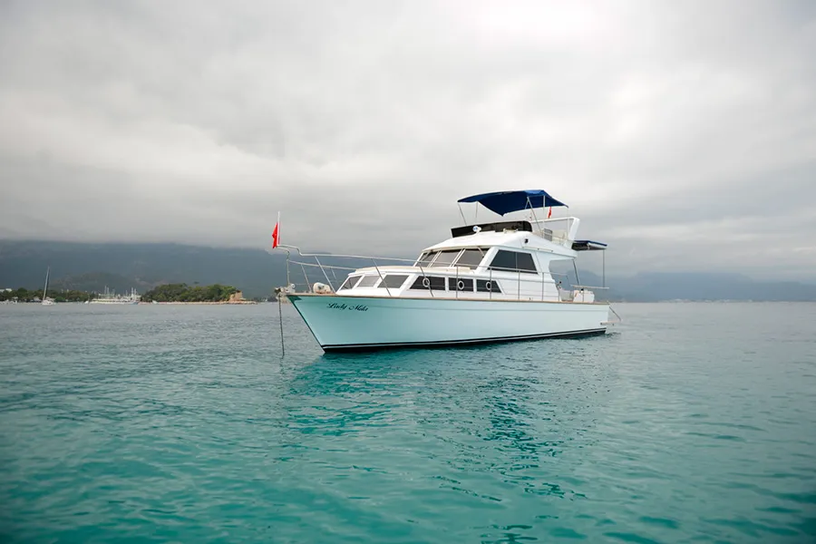 Explore Kemer on a 13m Rental Motor Yacht