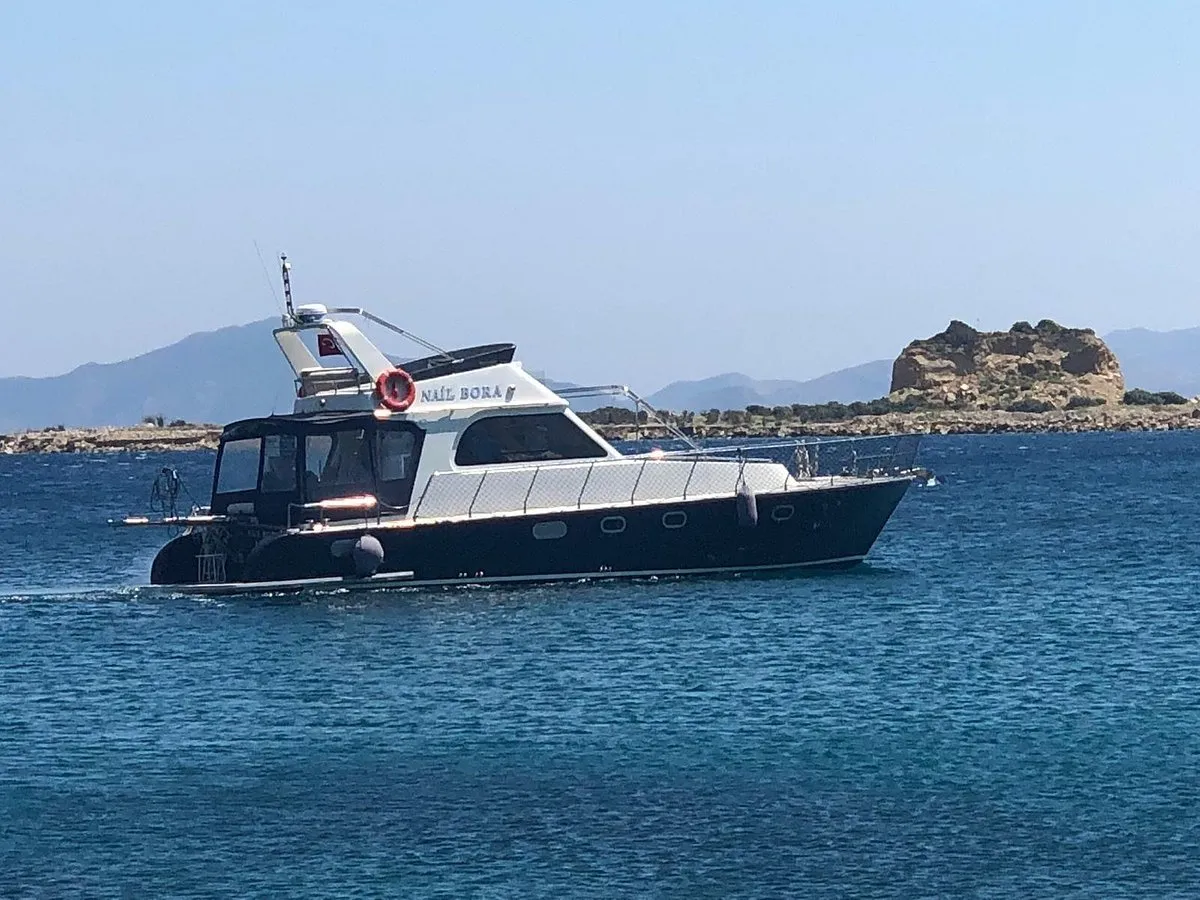 Nail Bora Charter Boat