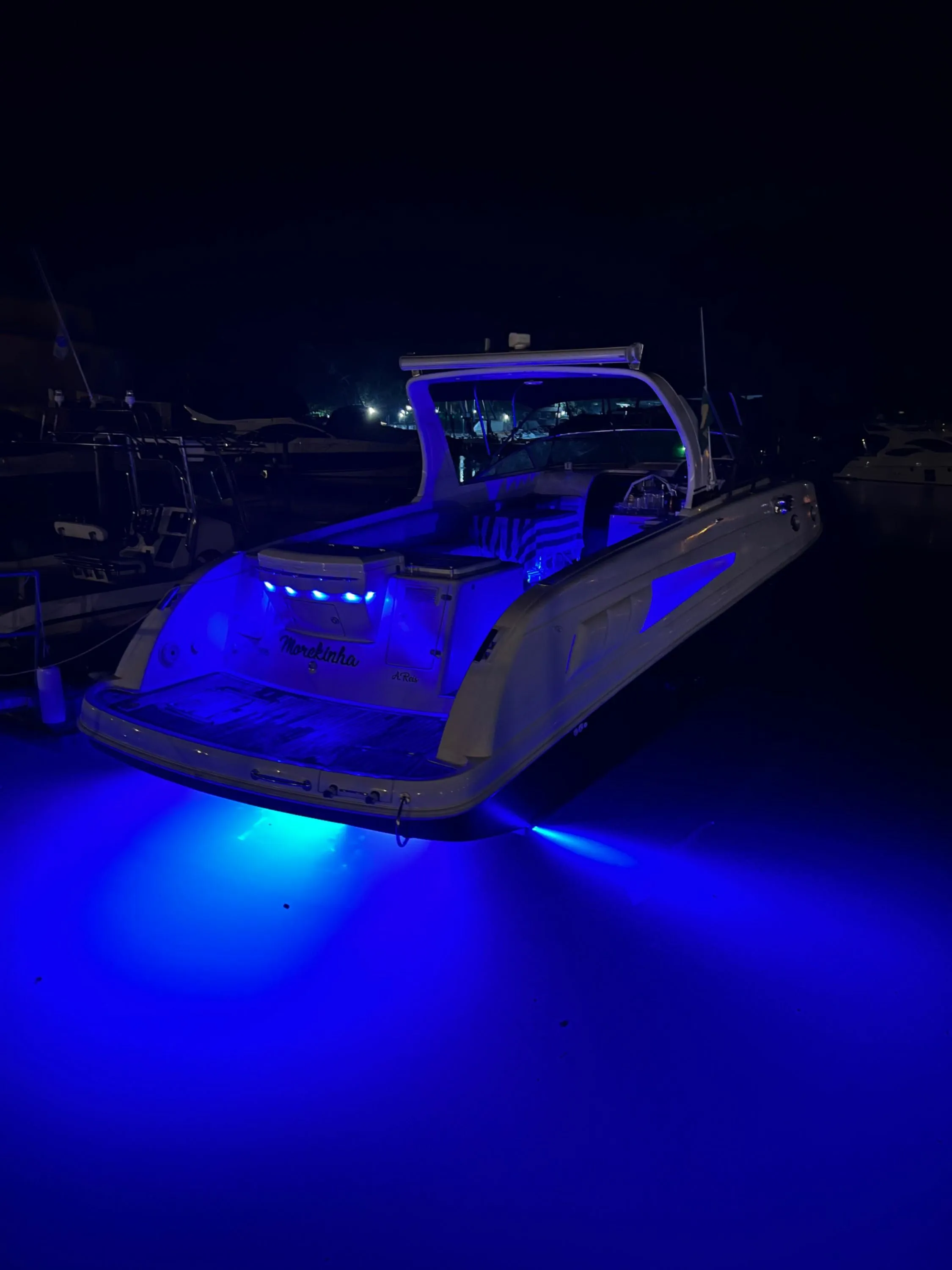 Rent a 13.1m Motor Yacht in Angra dos Reis
