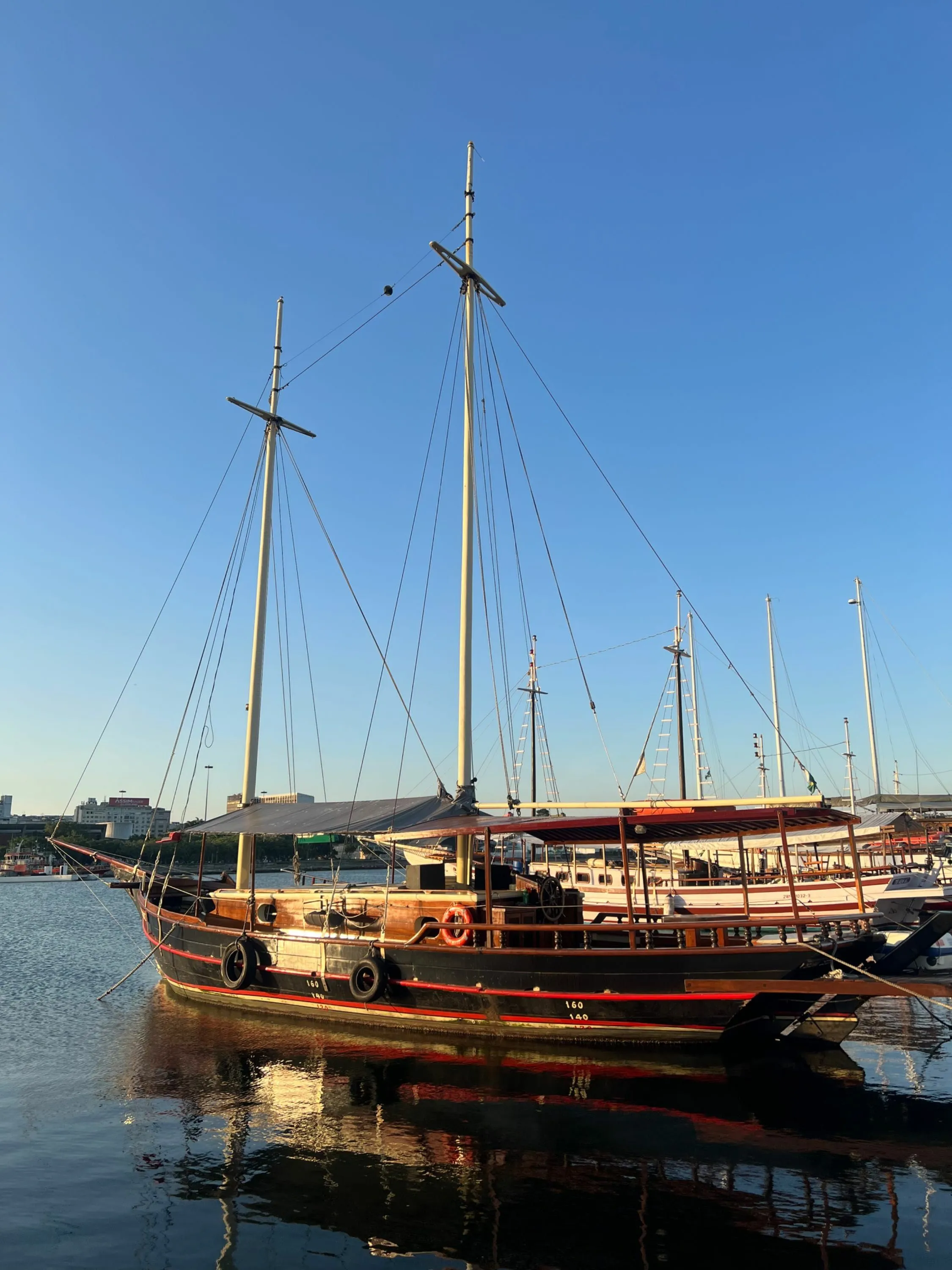 Bruma Seca Charter Boat