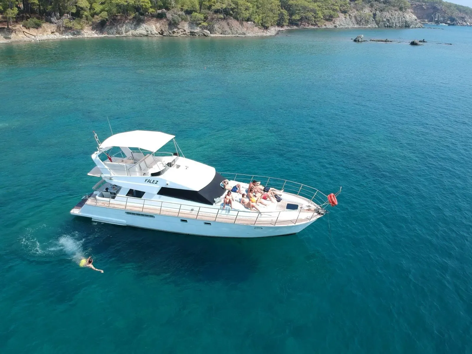 Charter a 16m 2 Cabin Motor Yacht in Kemer