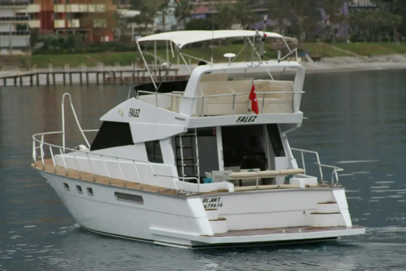Falez Charter Boat
