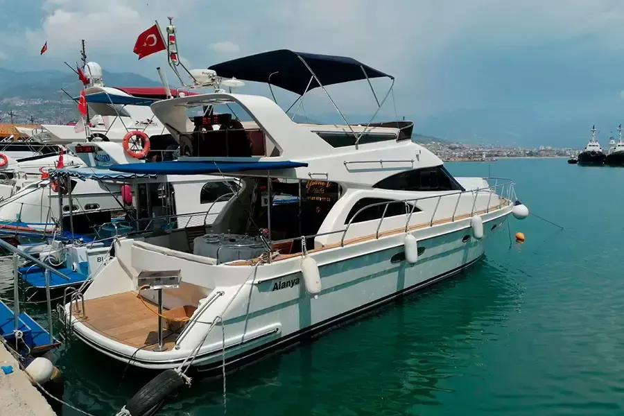 Efsane V Mietboot - 3