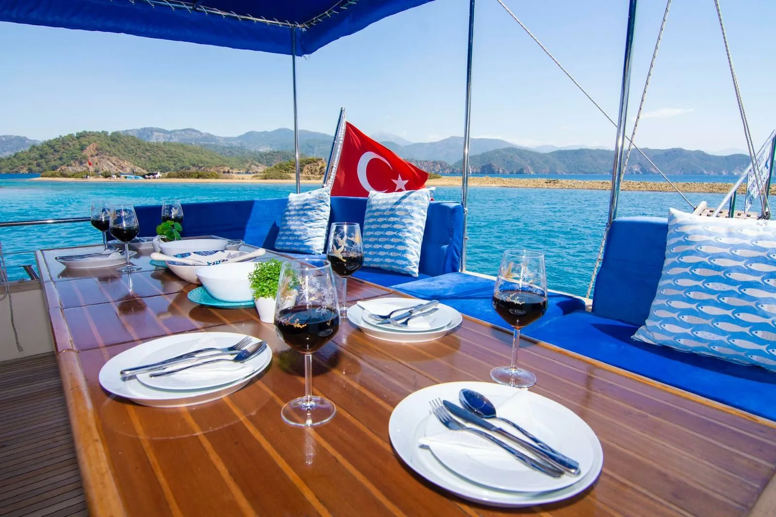 Elisa Charterboot - 5