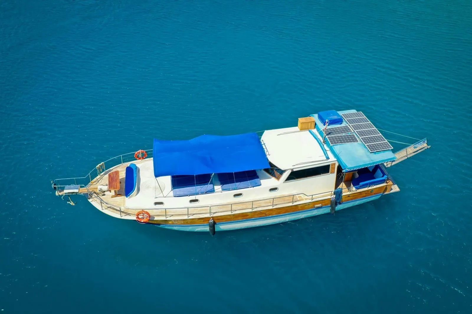 Elisa Charterboot - 3