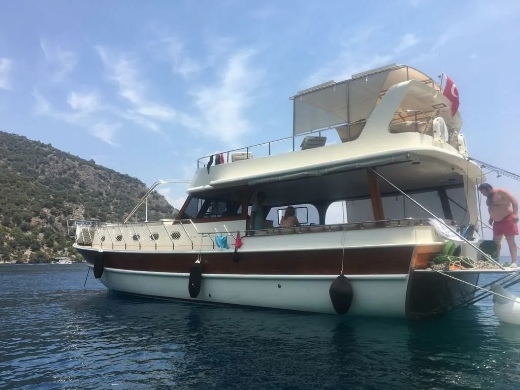 Kaş 16.5m Kiralık 3 Kabinli Motoryat