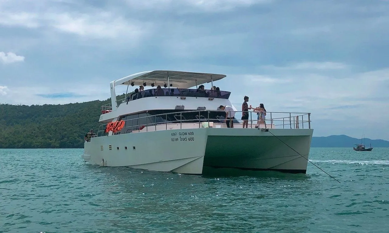 16.76m Pattaya Central Boat Hire