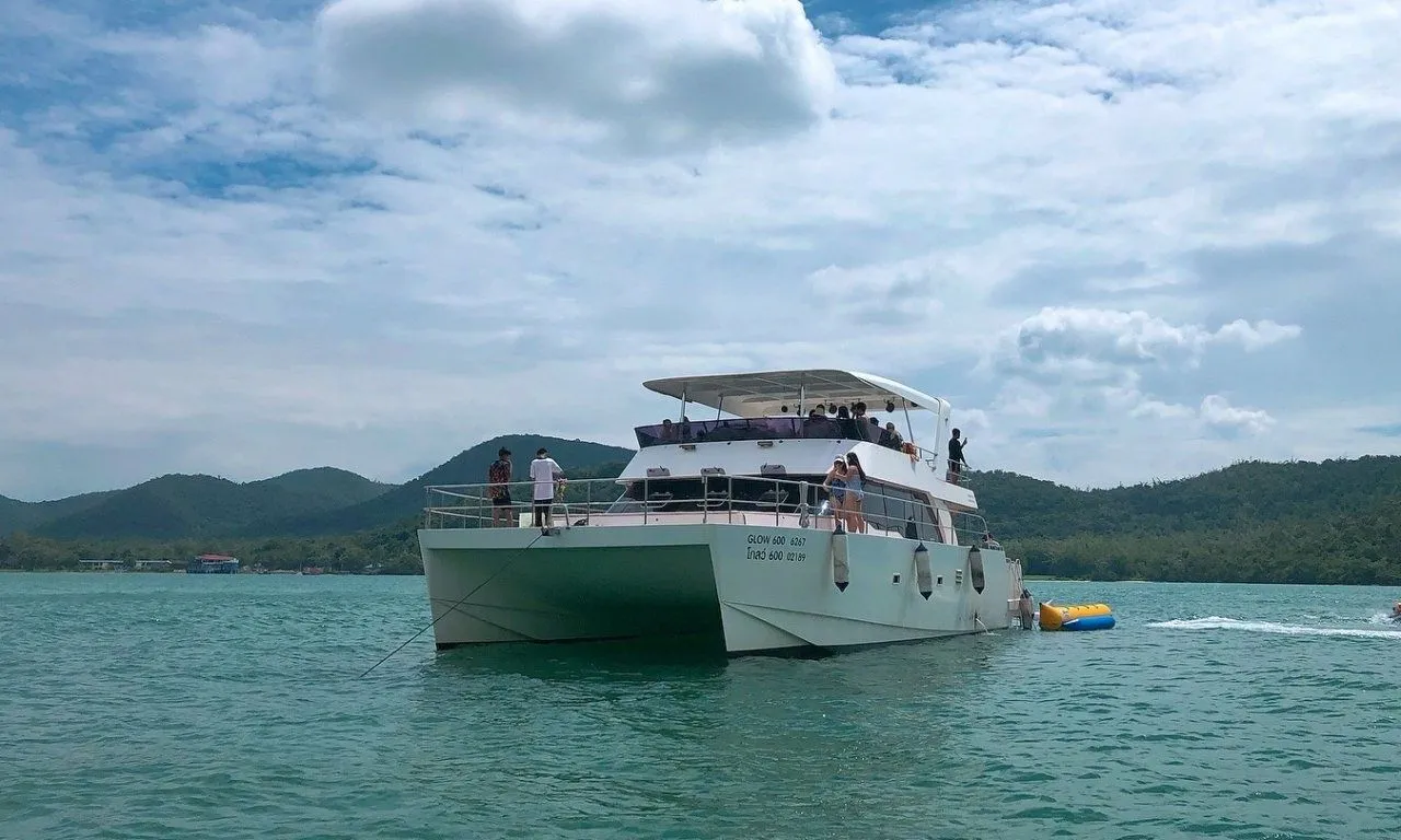 16.76m Pattaya Central Boat Hire