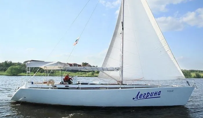 17m Povedniki 3 Cabin Sailing Yacht Hire