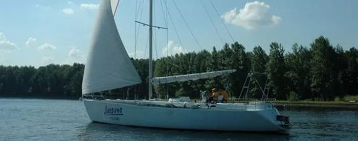 17m Povedniki 3 Cabin Sailing Yacht Hire