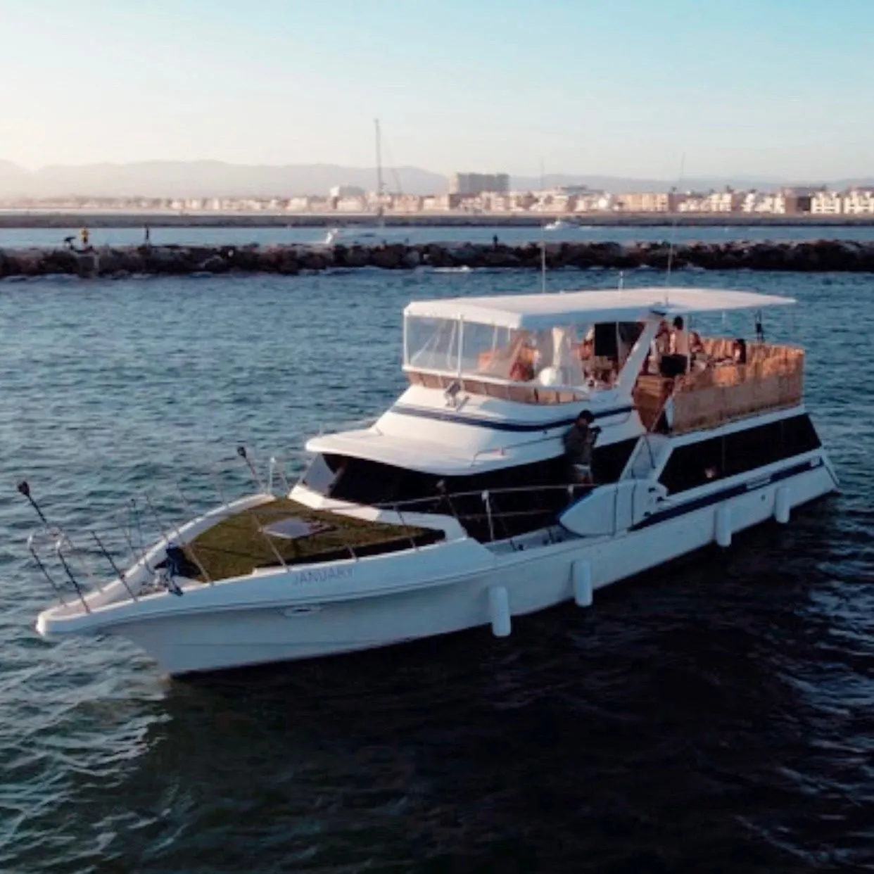Los Angeles 17.9m Kiralık Motoryat