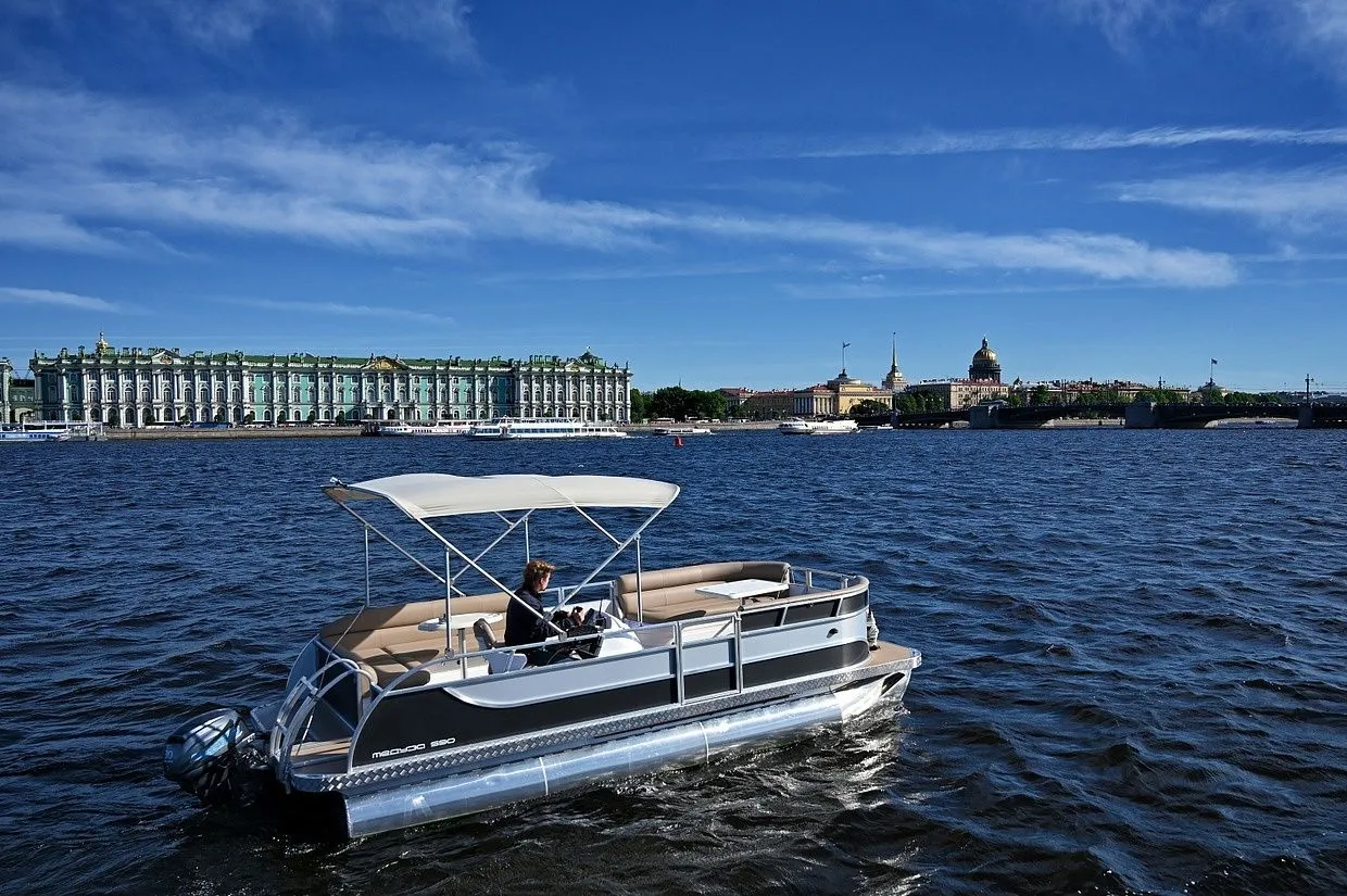 Meduza Charter Boat