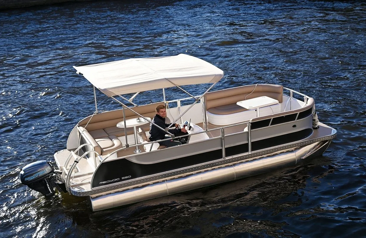 Meduza Charter Boat