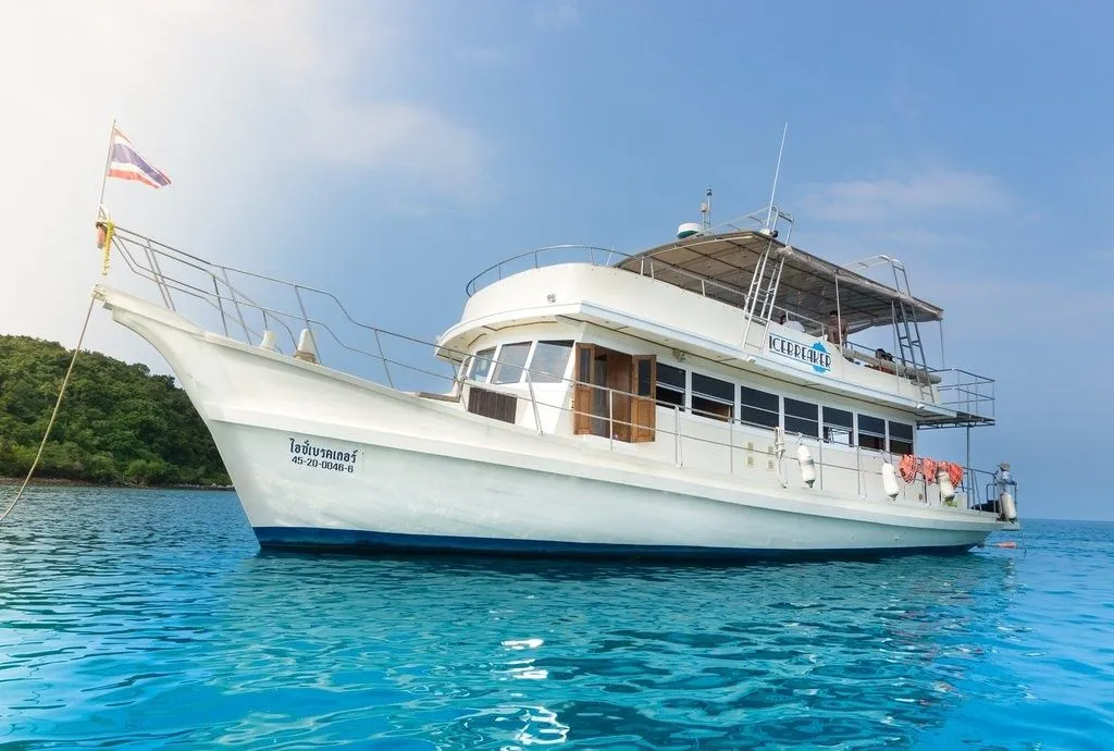 Explore Pattaya Central on a 18.2m Rental Boat