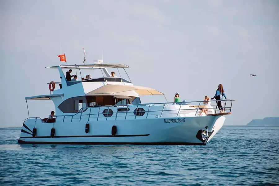 Blue Paradise 07 Charter Boat