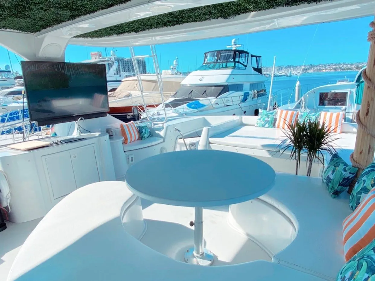 18.8m San Diego 2 Cabin Motor Yacht Hire