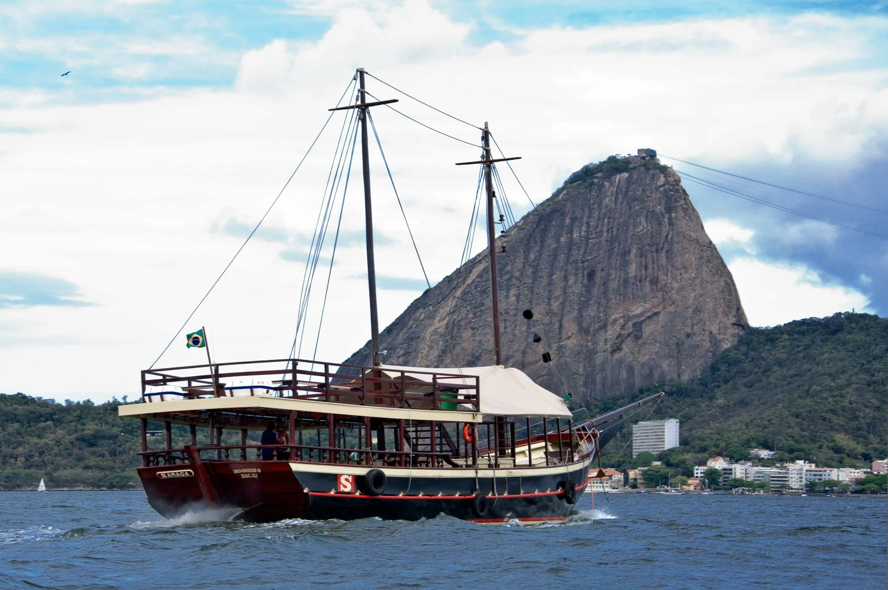 Araca Charter Boat