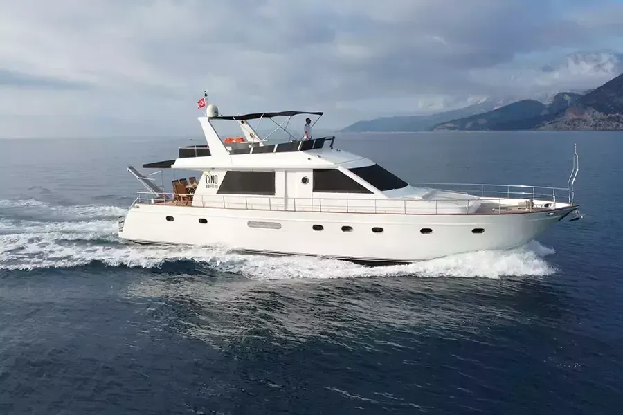 Cino Quattro Charter Boat