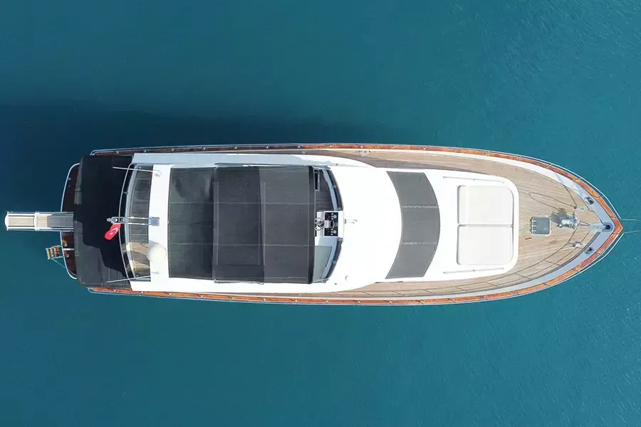 Cino Quattro Charter Boat