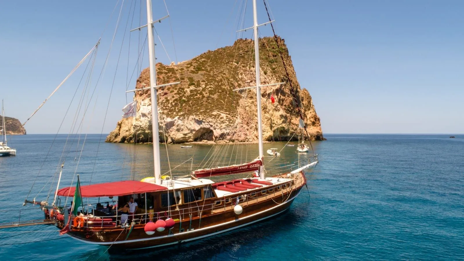 Latife Sultan Charter Boat