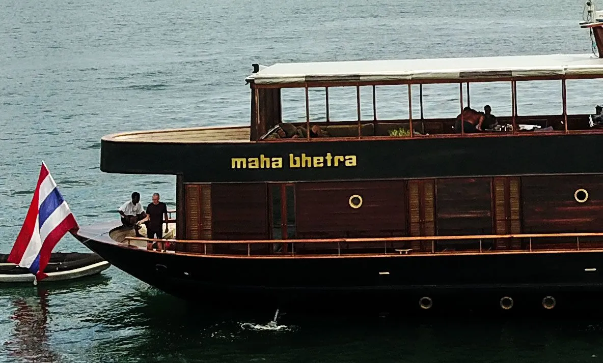 Charter a 27.4m Boat in Chang Wat Phuket