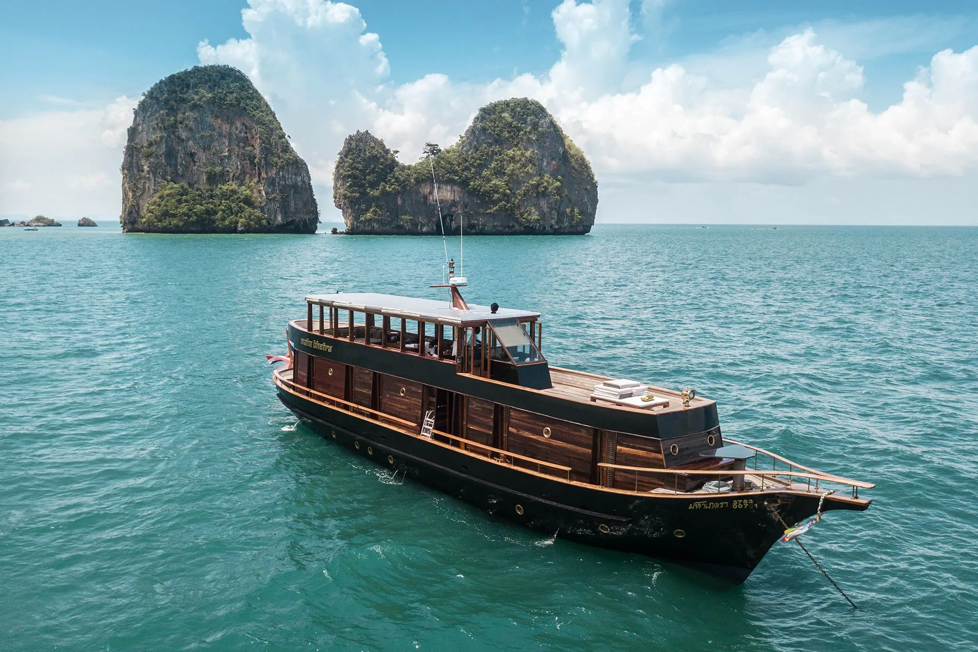 Charter a 27.4m Boat in Chang Wat Phuket